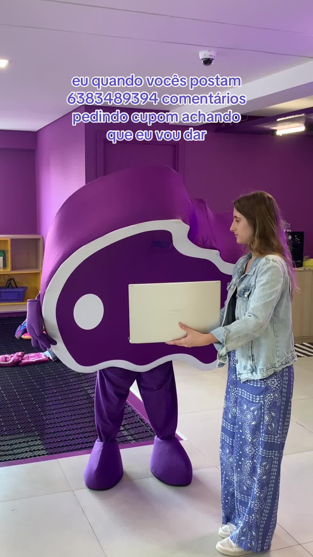 eu quando vocês postam 6383489394 comentários pedindo cupom achando que eu vou dar