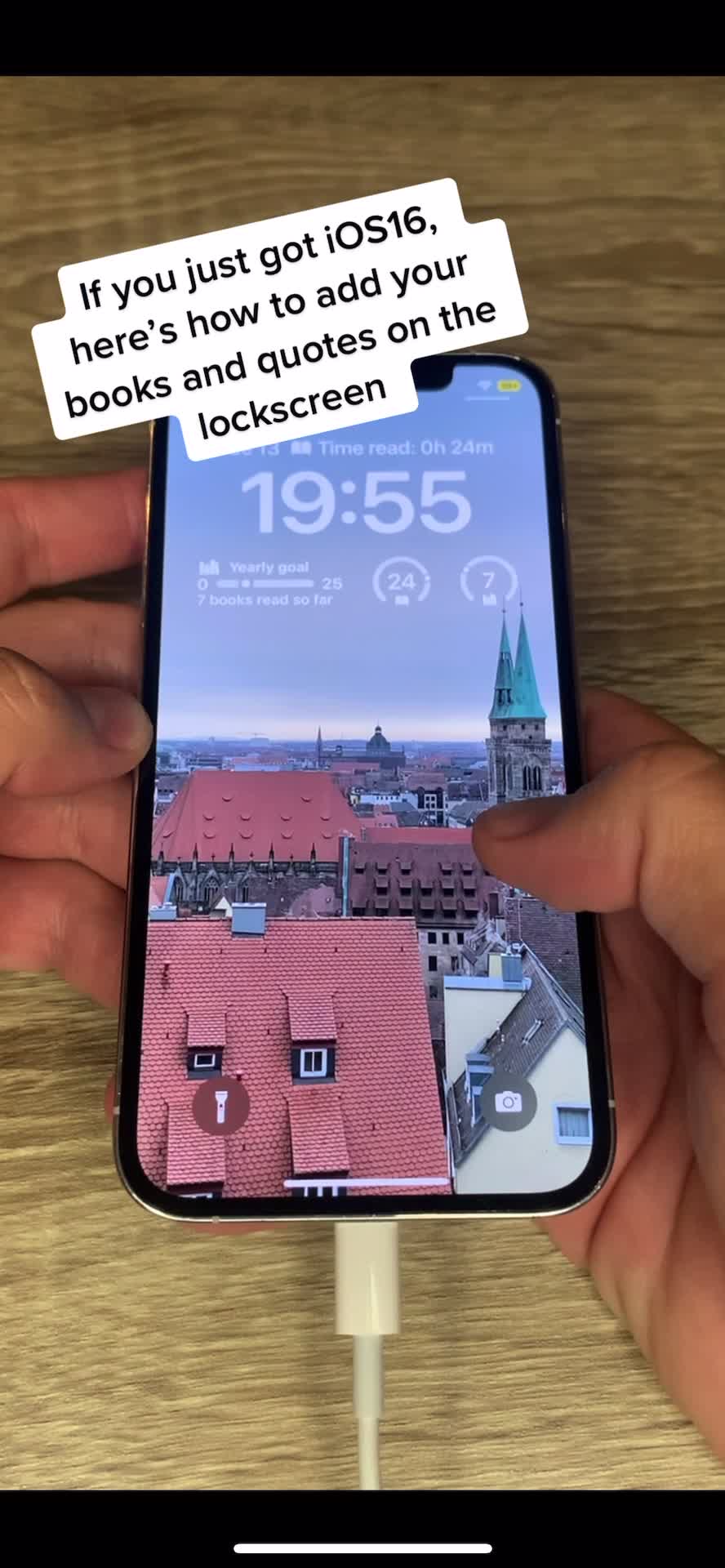 If you just got iOS16, here's how to add your books and quotes on the lockscreen