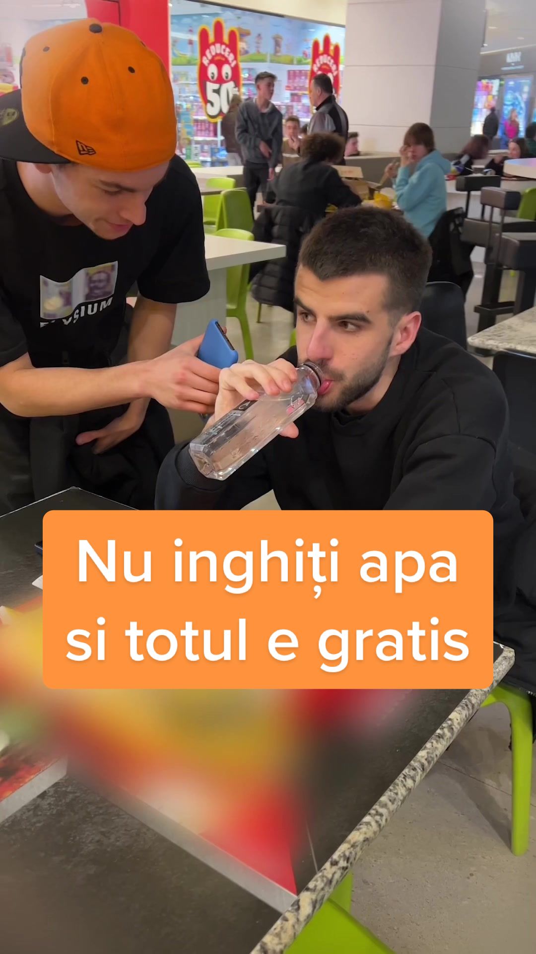 Nu înghiți apa și totul e gratis
