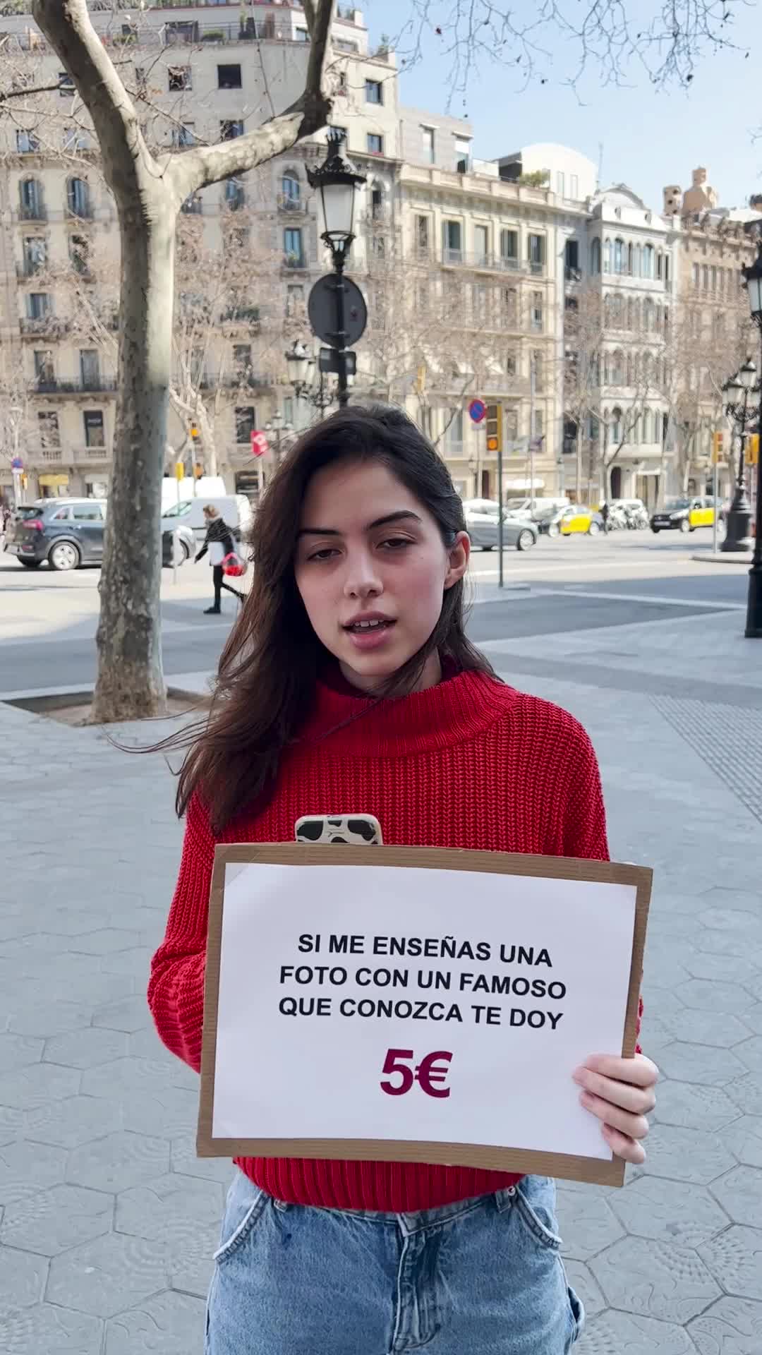 SI ME ENSEÑAS UNA FOTO CON UN FAMOSO QUE CONOZCA TE DOY 5€