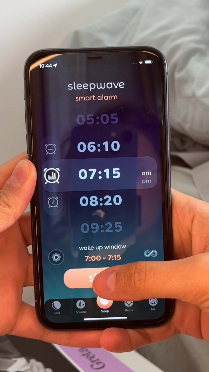 sleepwave smart alarm 05:05 06:10 07:15 am pm 08:20 09:25 wake up window 7:00 - 7:15