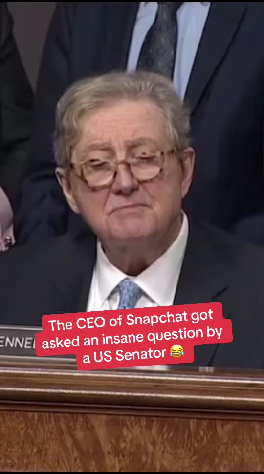 The CEO of Snapchat got asked an insane question by a US Senator 😂