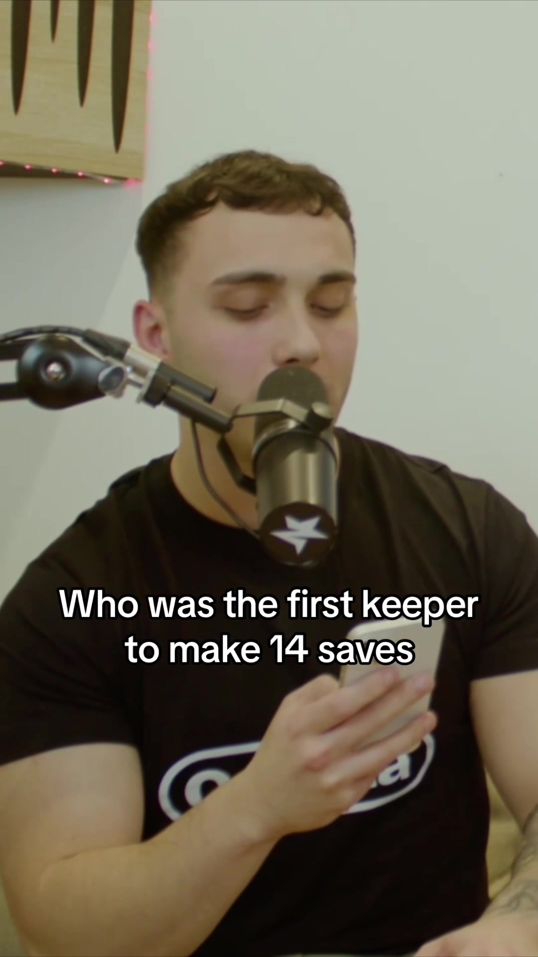 Who was the first keeper to make 14 saves