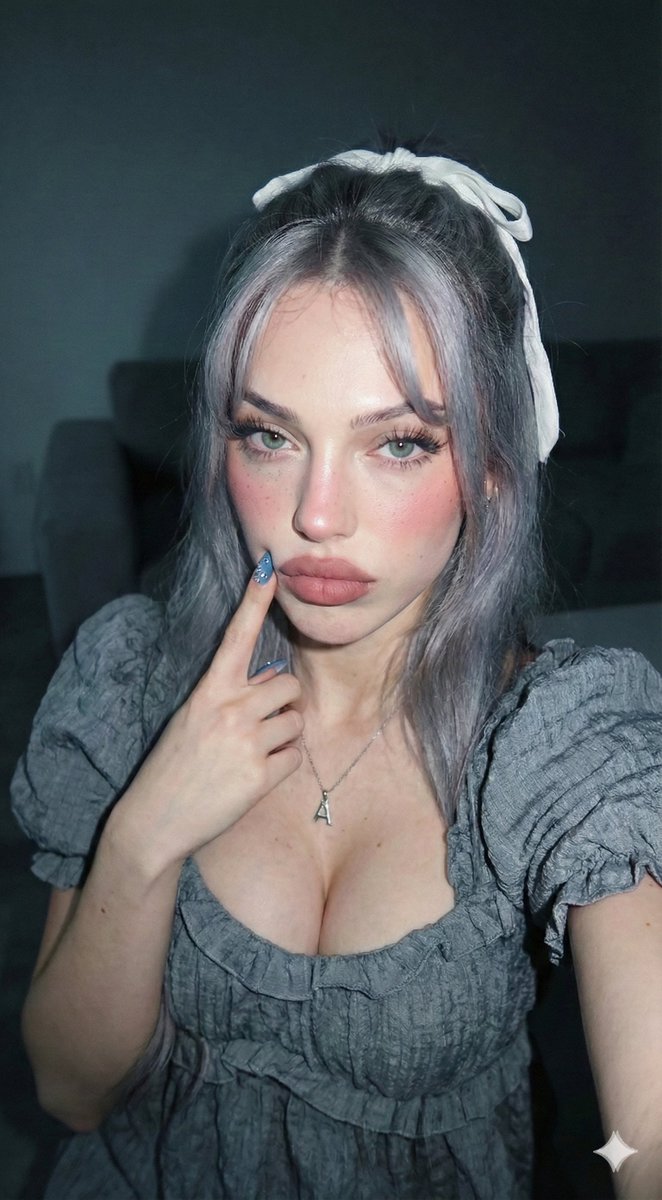 Generation_Tasktitlecinematic Flash Selfie - Film Noir Style,Version2.0,Strict_Constraintsface_Preservationface Must