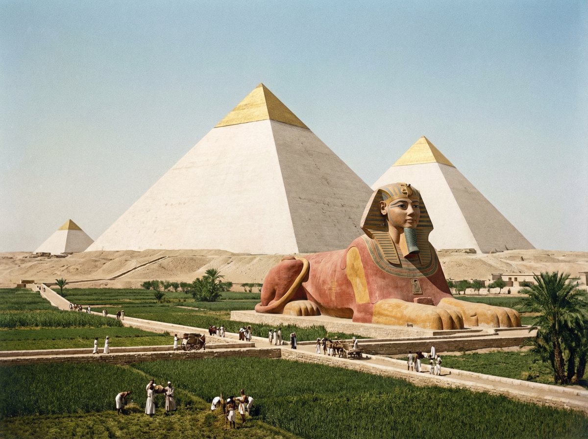 Photo of the pyramids and sphinx