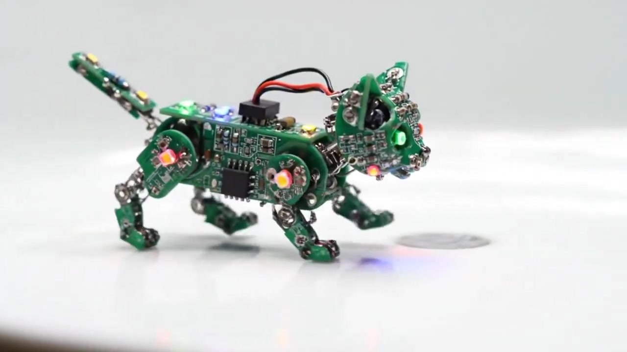 Circuit-Cat: A Macro Marvel in Porcelain