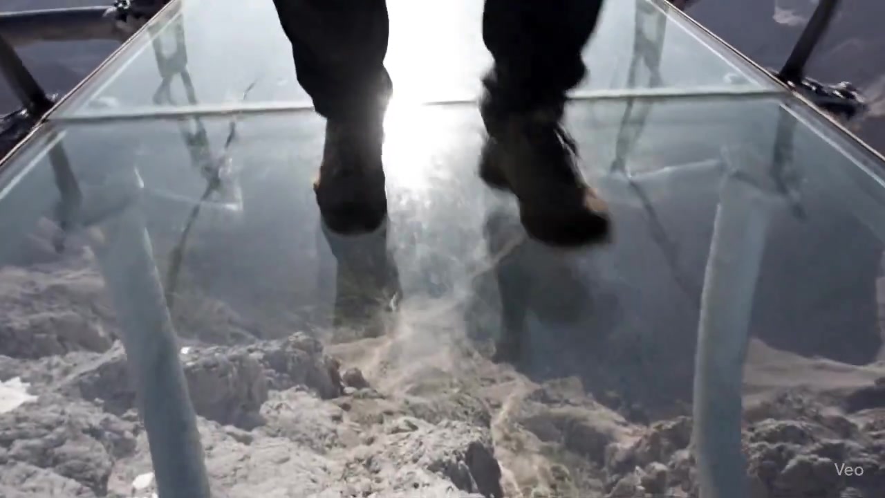 Heart-Stopping Heights: The Crack