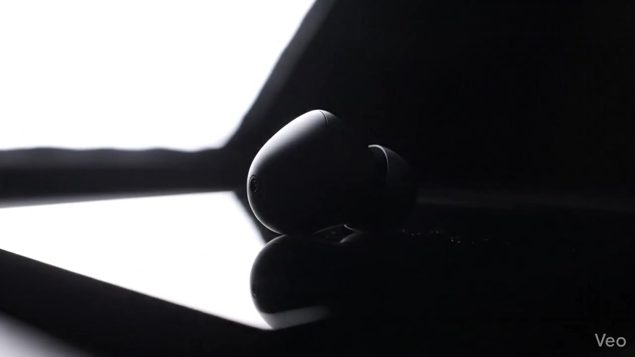 Sleek Sound: The Art of Black Wireless Earbuds