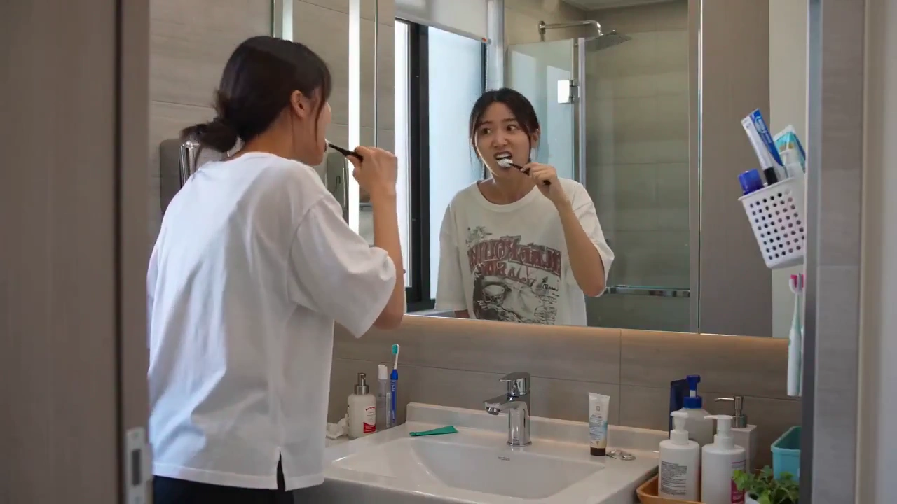 The Glitch in the Mirror: A Comedy Horror Twist